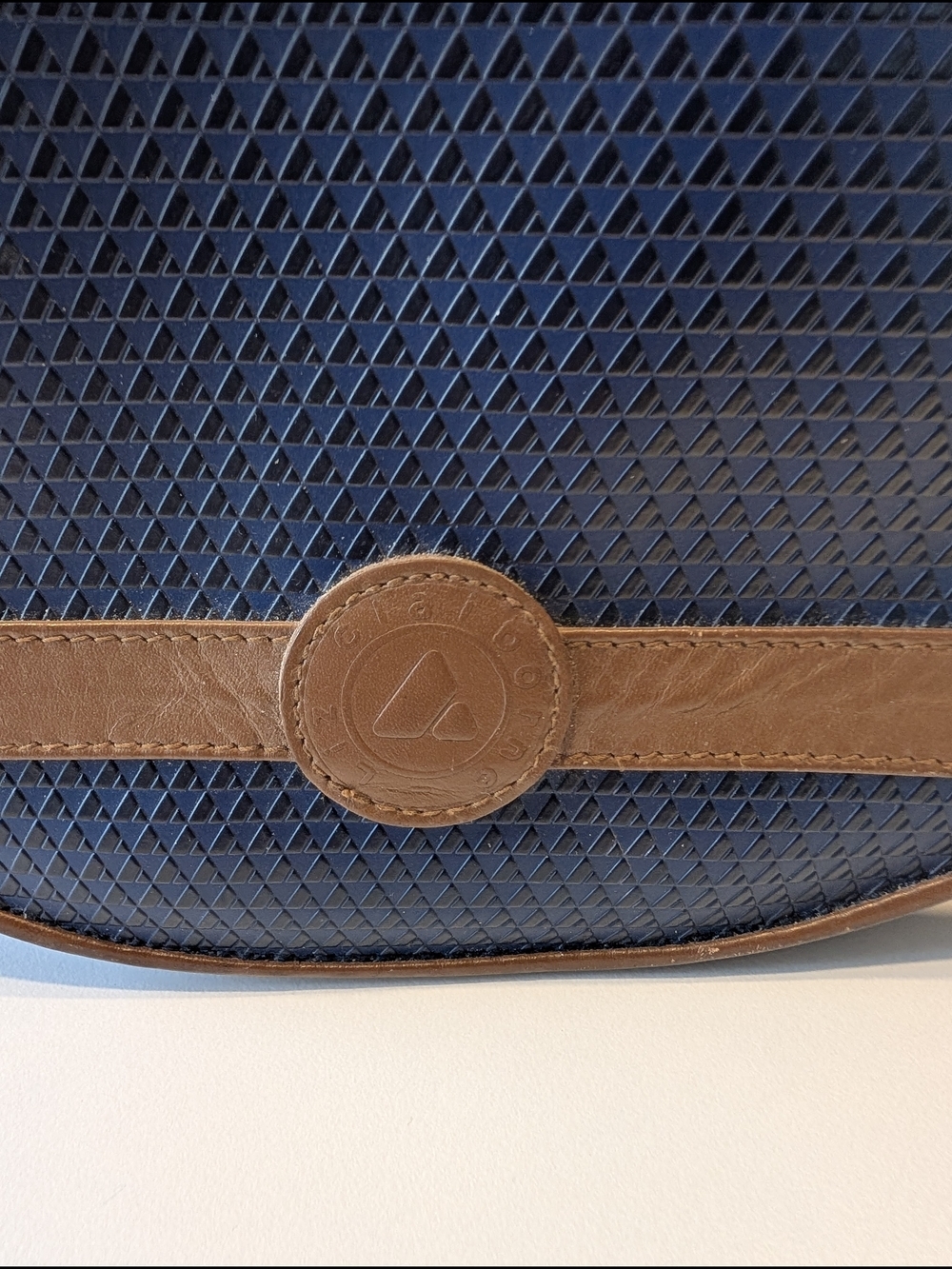 Vintage 80s Liz Claiborne Navy Blue Geometric Crossbody Saddle Bag - Picture 3 of 12
